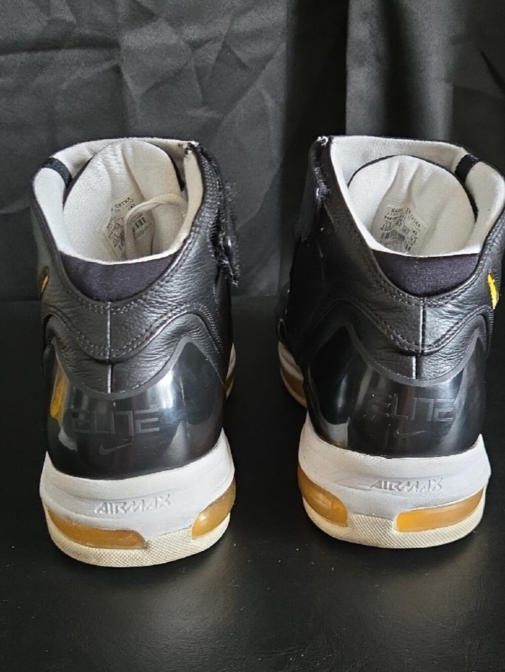 Rare Nike Air Max Elite Men’s High-Top Athletic Shoes - Black/White/Gold - Picture 3 of 10